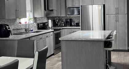 3-bedroom house in North Laredo with AC, WiFi kitchen equipped