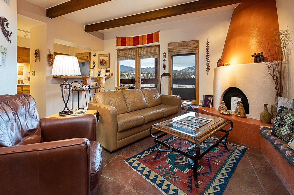 Vista La Sierra | Pet Friendly, Mountain View!