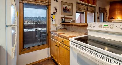 Vista La Sierra | Pet Friendly, Mountain View!