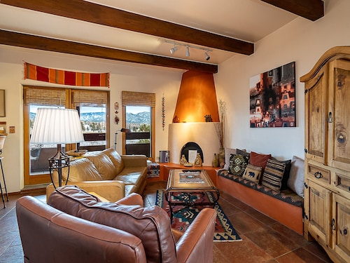 Vista La Sierra | Pet Friendly, Mountain View!