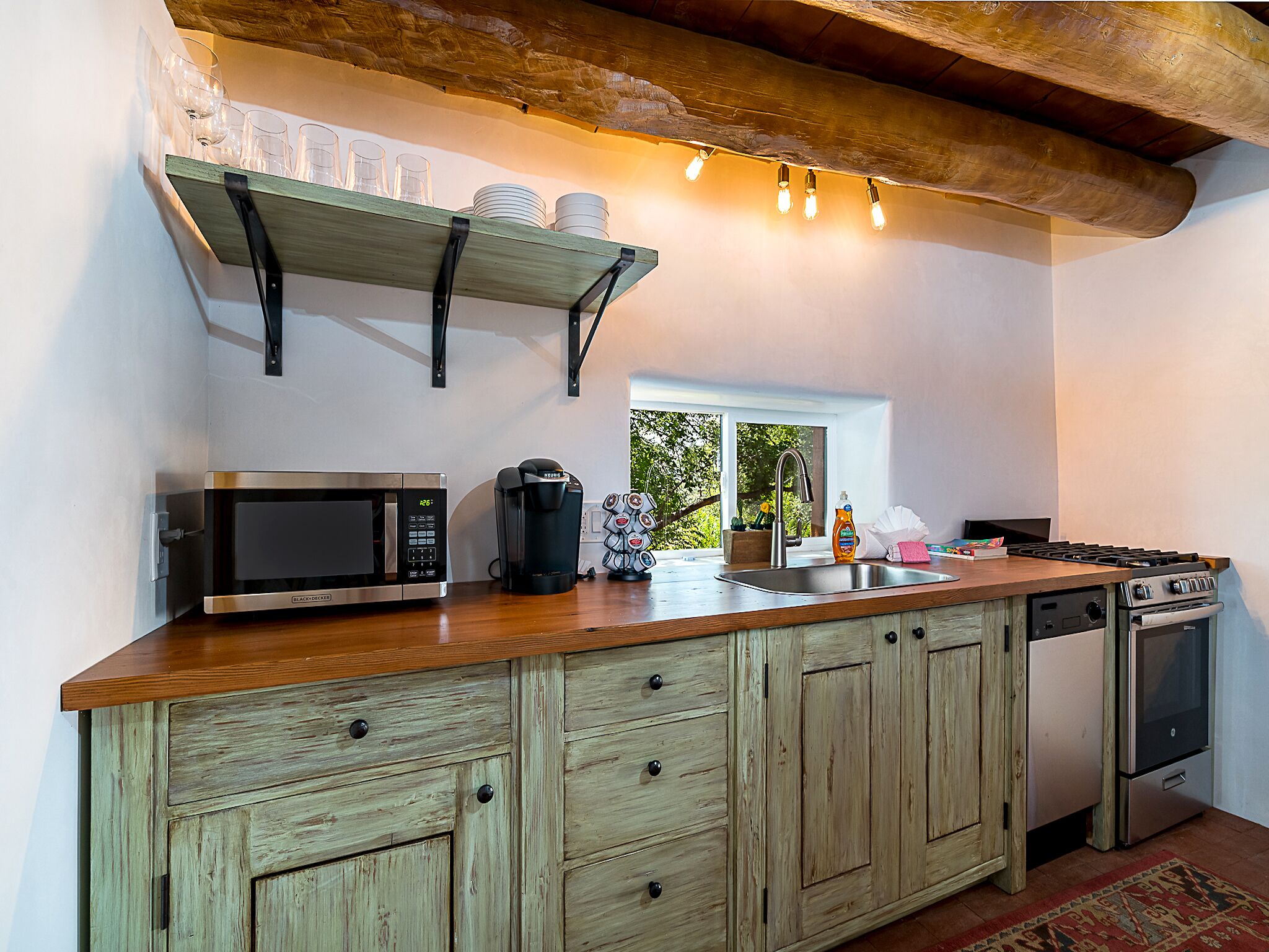 Casa Sarita | Pets, Near Trails + Galleries!