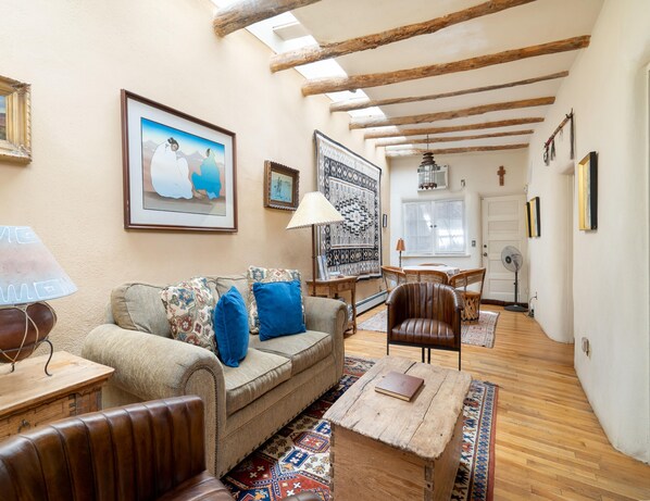 Smart TV, fireplace, DVD player