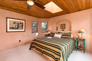 4 bedrooms, desk, iron/ironing board, internet - Casa de Paz | In Gated Community, Stunning Views! (Santa Fe)