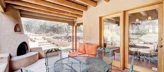 Moonstar | Pet Friendly, Rooftop Deck, 360 Views!