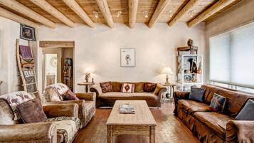 Smart TV y chimenea