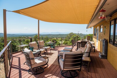 Sunset Haven | Mountain Views, Shuffleboard!
