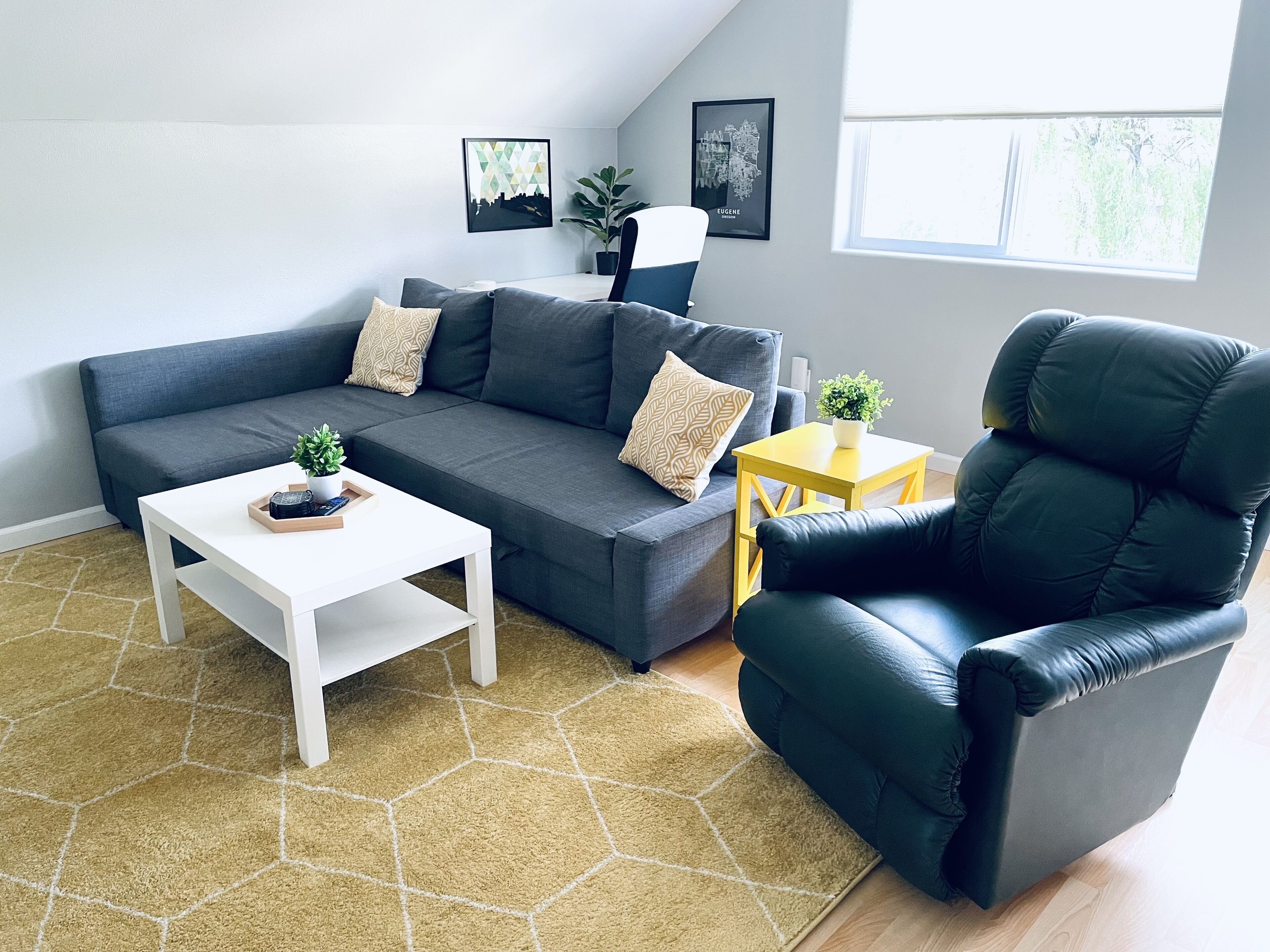 Evergreen Landing-Modern APT Perfect for Duck Fans