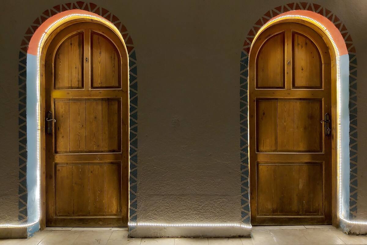 Premium bedding, down duvets, pillow-top beds, bed sheets