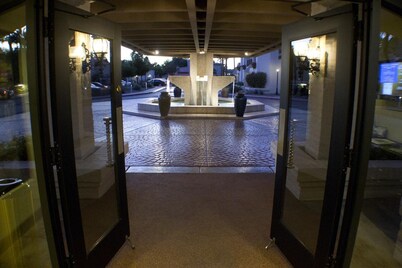 Scottsdale Camelback Resort VRHost