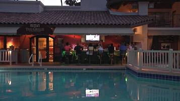 Outdoor pool, pool umbrellas, sun loungers