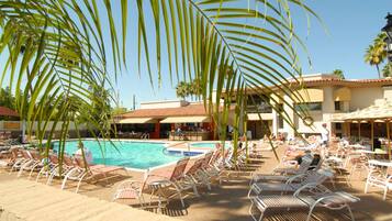 Outdoor pool, pool umbrellas, sun loungers