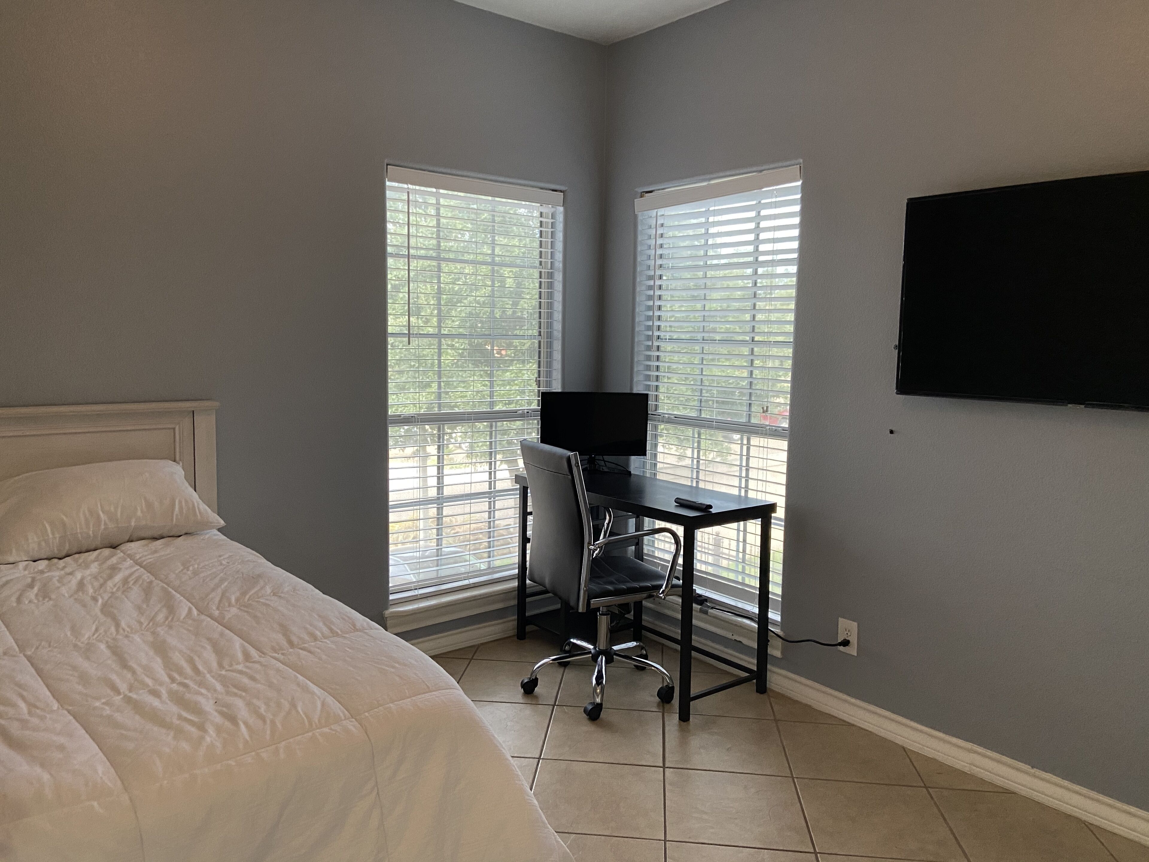 4 bedroom 2.5 restroom House in the Northside close toPark hospital restaurant