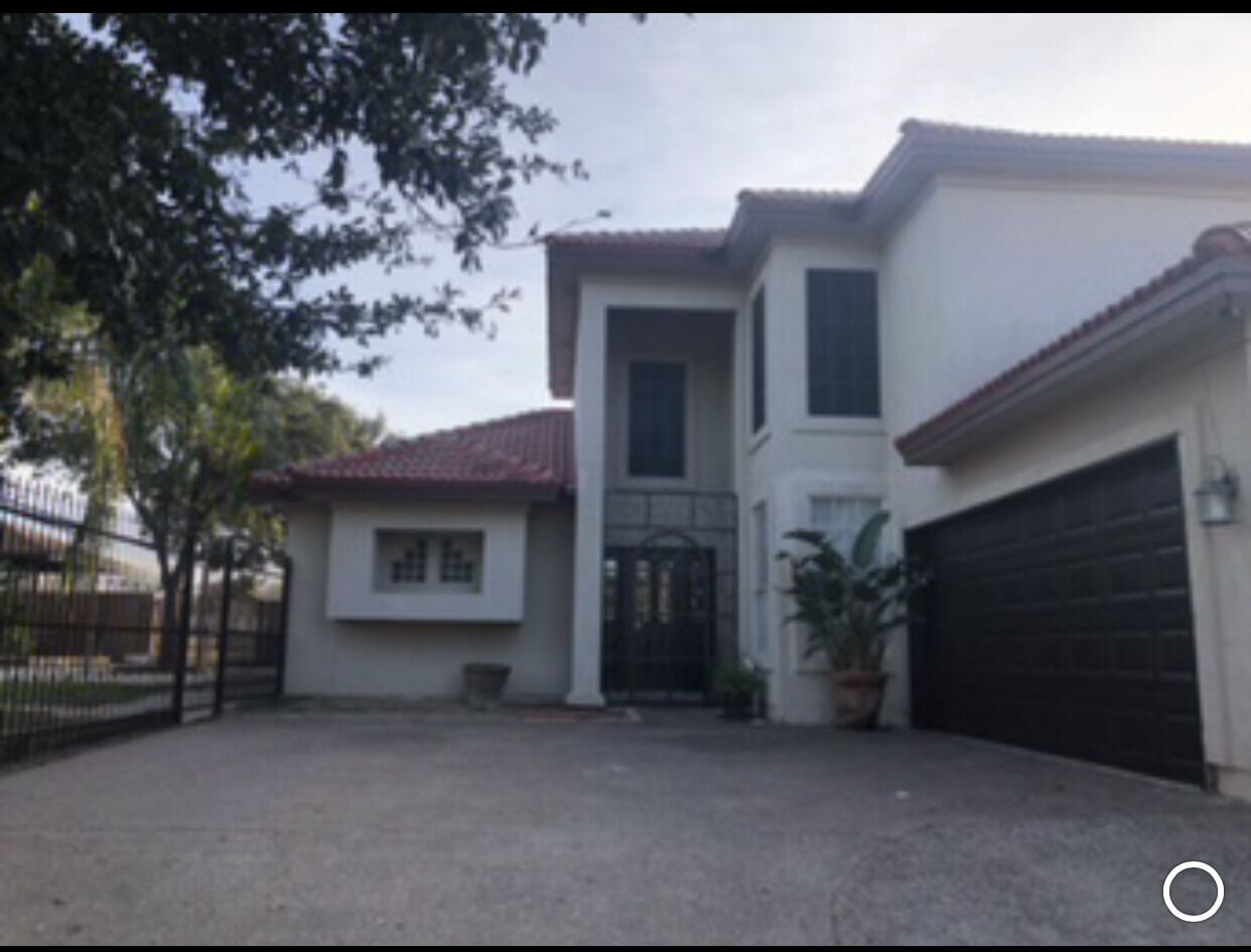 4 bedroom 2.5 restroom House in the Northside close toPark hospital restaurant