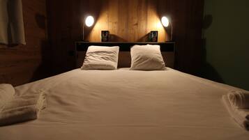 3 habitaciones, tabla de planchar con plancha y internet