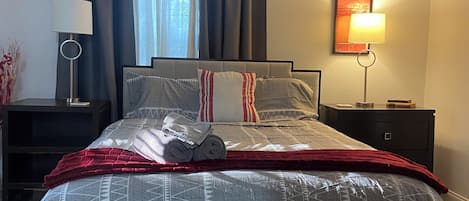 1 habitación, tabla de planchar con plancha, wifi gratis y ropa de cama