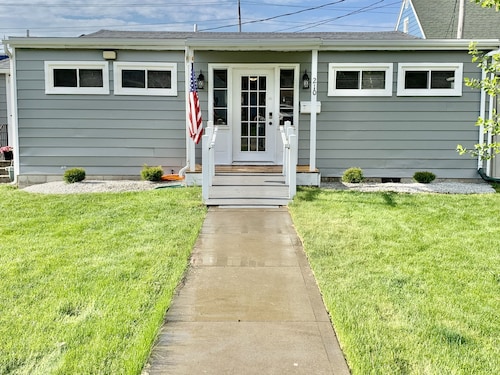 HANDICAP ACCESSIBLE 3BR HOME IN DOWNTOWN PC