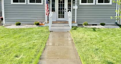 HANDICAP ACCESSIBLE 3BR HOME IN DOWNTOWN PC