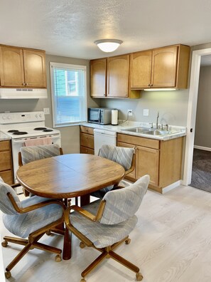 Fridge, microwave, oven, stovetop - HANDICAP ACCESSIBLE 3BR HOME IN DOWNTOWN PC (Port Clinton)