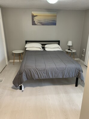 3 chambres, bureau, Wi-Fi gratuit, draps fournis