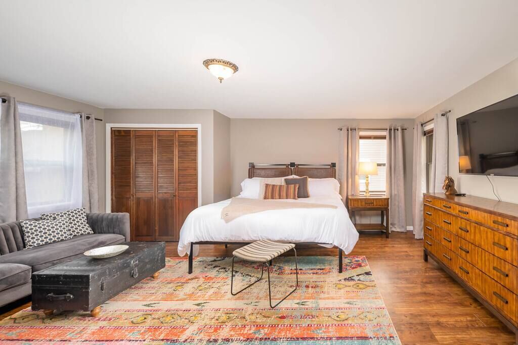 Ｇｒｅａt  and Ｇｒａｎｄ at Ｇｒａｎｔ Ｓｔｒｅｅｔ 3 story, 4br, 3bth