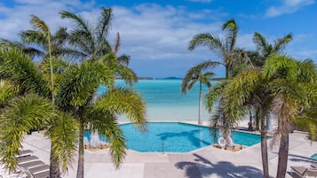 Piscina all'aperto, una piscina riscaldata