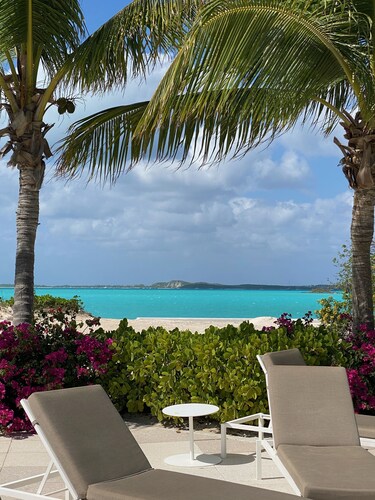 February Point Oceanfront Villa, New Owner Rates, Includes Free Day Boat Rental 