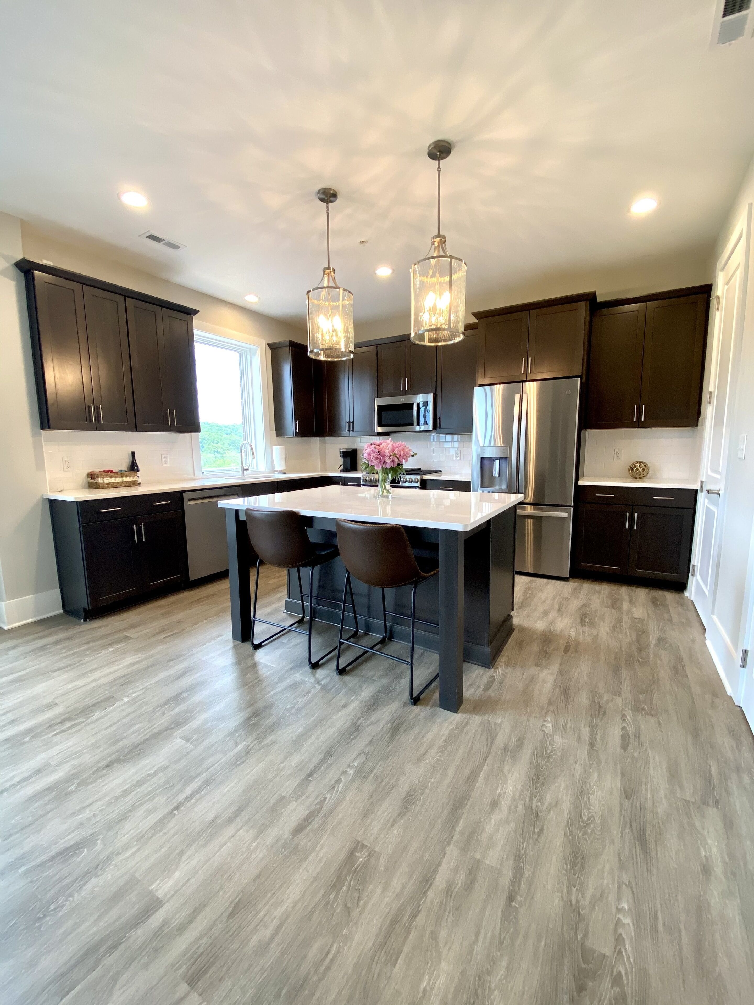 Luxury condo in DT Lynchburg - 8 minutes to LU!