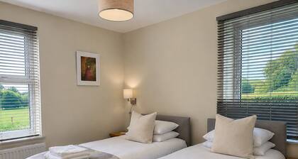 Howgills House | Self-catering accommodation | Countryside location