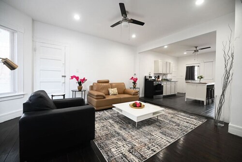 ENTIRE APARTMENT RECENTLY RENOVATED 2BR