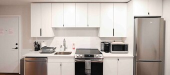 Unit 101 · RENOVATED, 1 mile from YALE!
