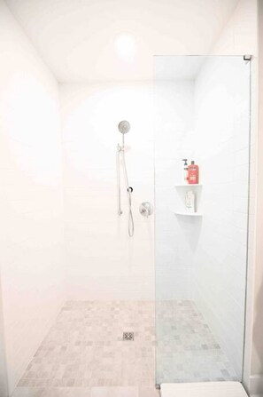 Hair dryer - Unit 101 · Renovated, 1 mile from YALE! (New Haven)