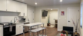 Unit 101 · RENOVATED, 1 mile from YALE!