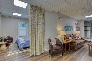 2 chambres, fer et planche à repasser, Wi-Fi, draps fournis