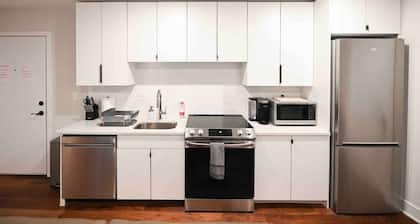Unit 102 · NEAR YALE AND DOWNTOWN NEWLY RENOVATED