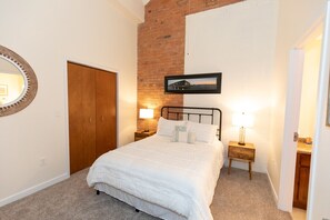 1 bedroom, iron/ironing board, free WiFi, bed sheets - Summer Dates! Bayfront Oasis Getaway for Four! (Sandusky)
