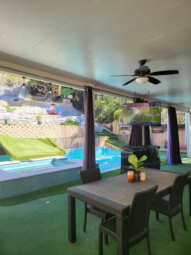Golfers Paradise With Heated Salt Water Pool & Sauna