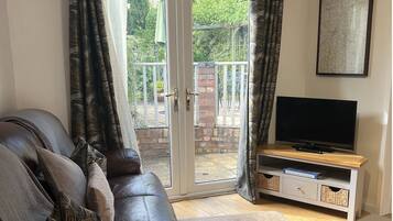 Departamento, baño privado (The Garden Apartment ) | Restaurantes