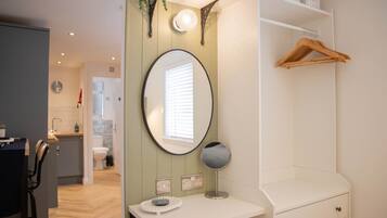 Apartment, Private Bathroom (The Coracle) | 1 bedroom