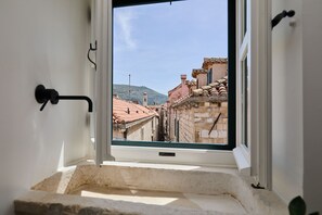 Free toiletries, hair dryer, bathrobes, slippers - Bota Palace (Dubrovnik)