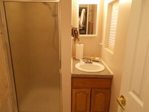Condo (WC210 East Monterey Avenue, Unit 4) | Bathroom - Wc210 East Monterey Avenue, Unit 4 (Wildwood Crest)