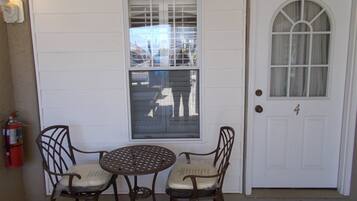 Kondominium (WC210 East Monterey Avenue, Unit 4) | Balkon