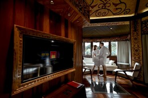 Interior - Rancho Bernardo Luxury Villas and Resort (Bagac)