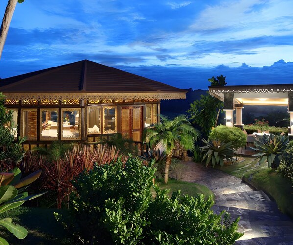 Exterior - Rancho Bernardo Luxury Villas and Resort (Bagac)