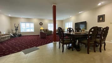Condo (WW101 East Andrews Avenue, 2nd Floor) | Interior