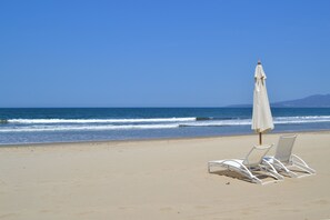 Sulla spiaggia, teli da spiaggia