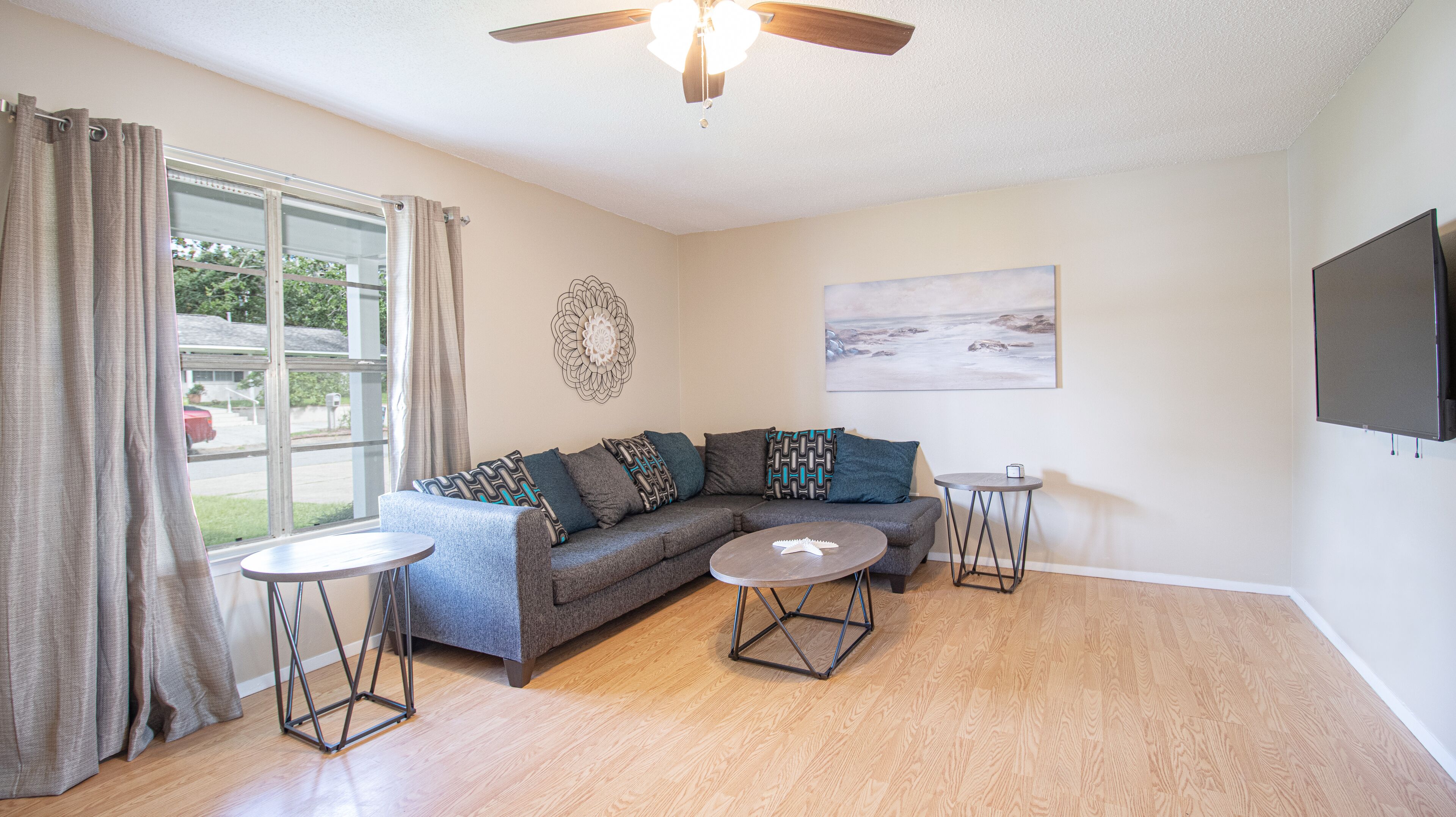 3 Bedrooms, 2 Full Baths Near The Beach