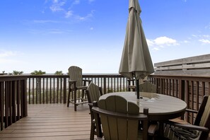 Resortwoning, 3 slaapkamers, balkon, uitzicht op oceaan | Terras