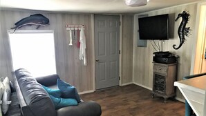 Unclassified image, 4 of 12, button - The River House (Matagorda)