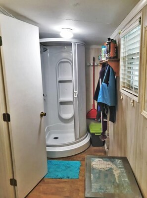 Rumah, kamar mandi pribadi, pemandangan sungai (The River House) | Kamar mandi