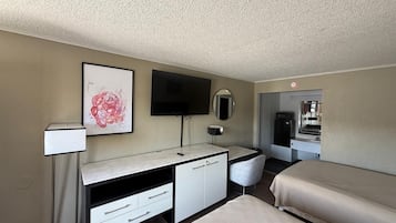 Rideaux d’obscurcissement, accès au Wi-Fi (inclus), literie fournie